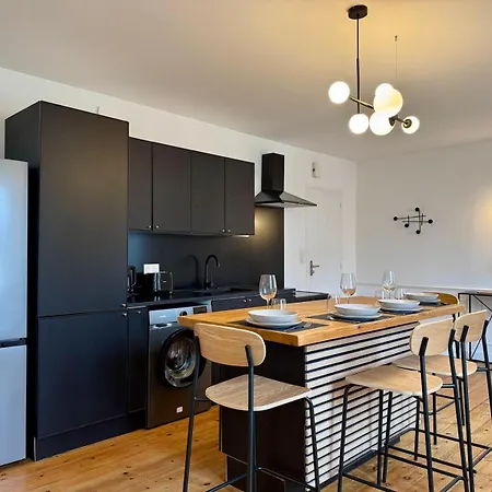 L'atelier Quimperois - Elegance, Bois & Design Apartment